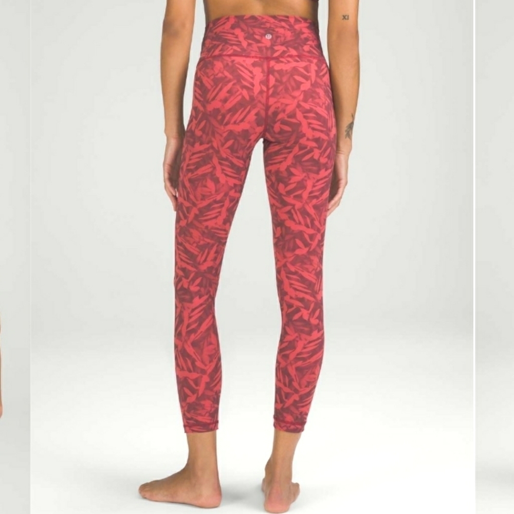 Lululemon Wunder Under High-Rise Crop Tight. 24". Luxtreme. Orange-red. Size 12.